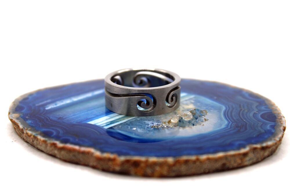 NOS Y2K Stainless Steel Cut Swirl Ring